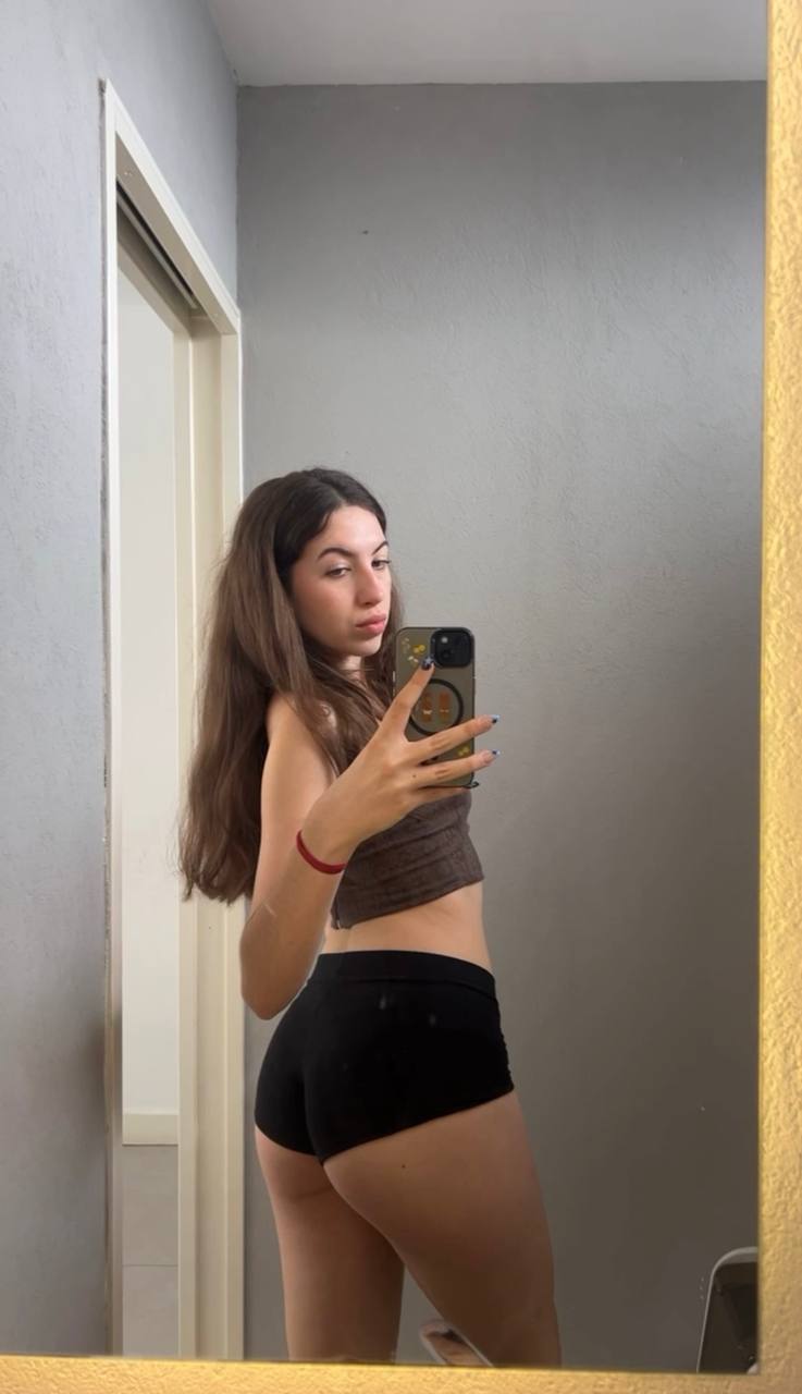 Amber in her underwear in Funabashi