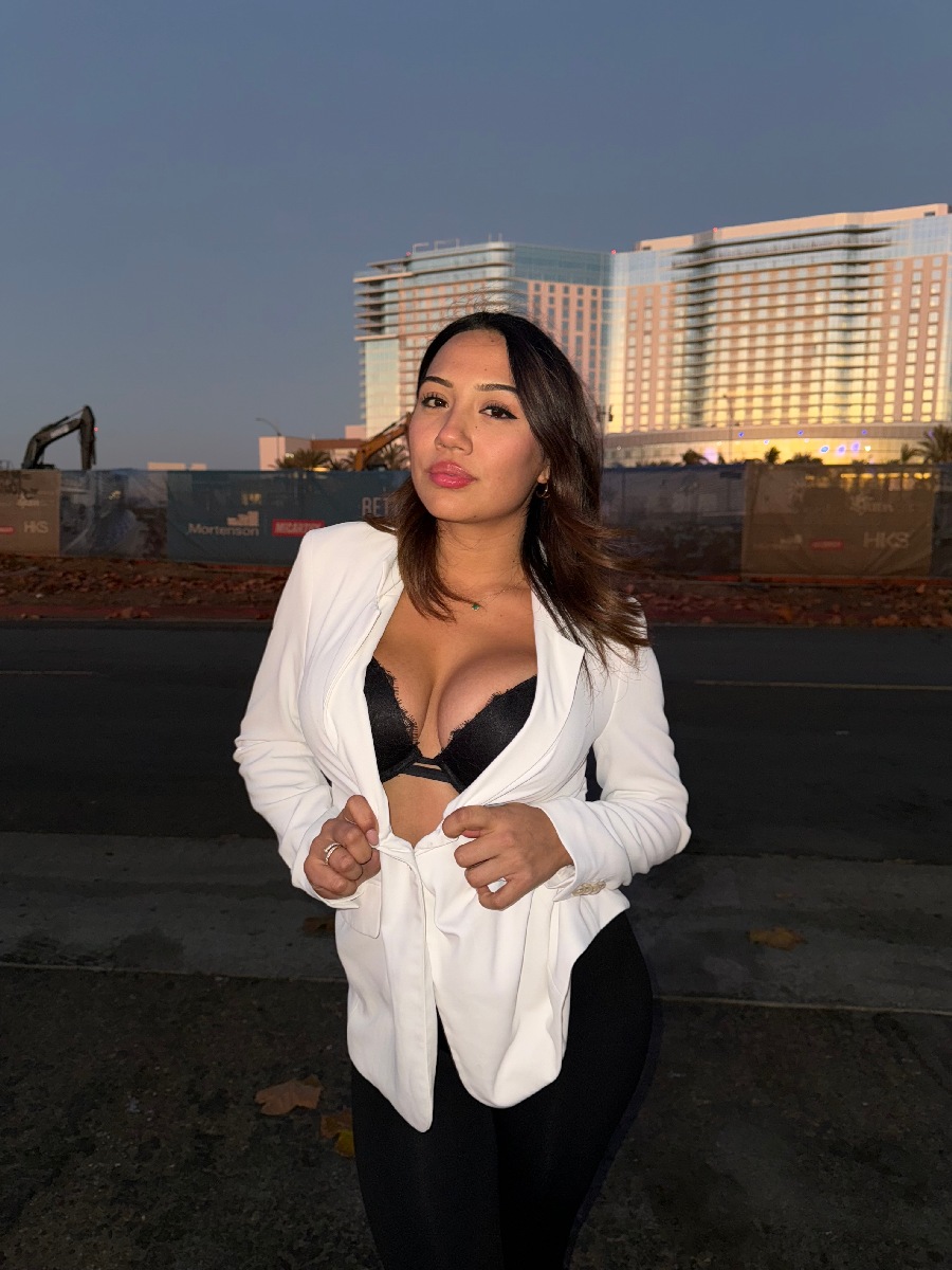 Take a pause and enjoy Ali Cruz — streaming from Funabashi