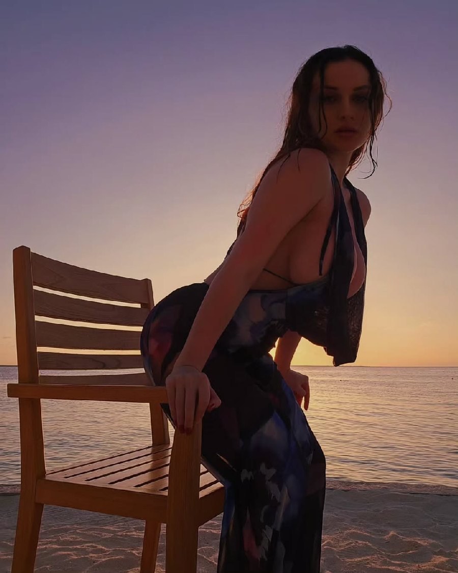 Sexy girl Miranda Faith nude in Funabashi