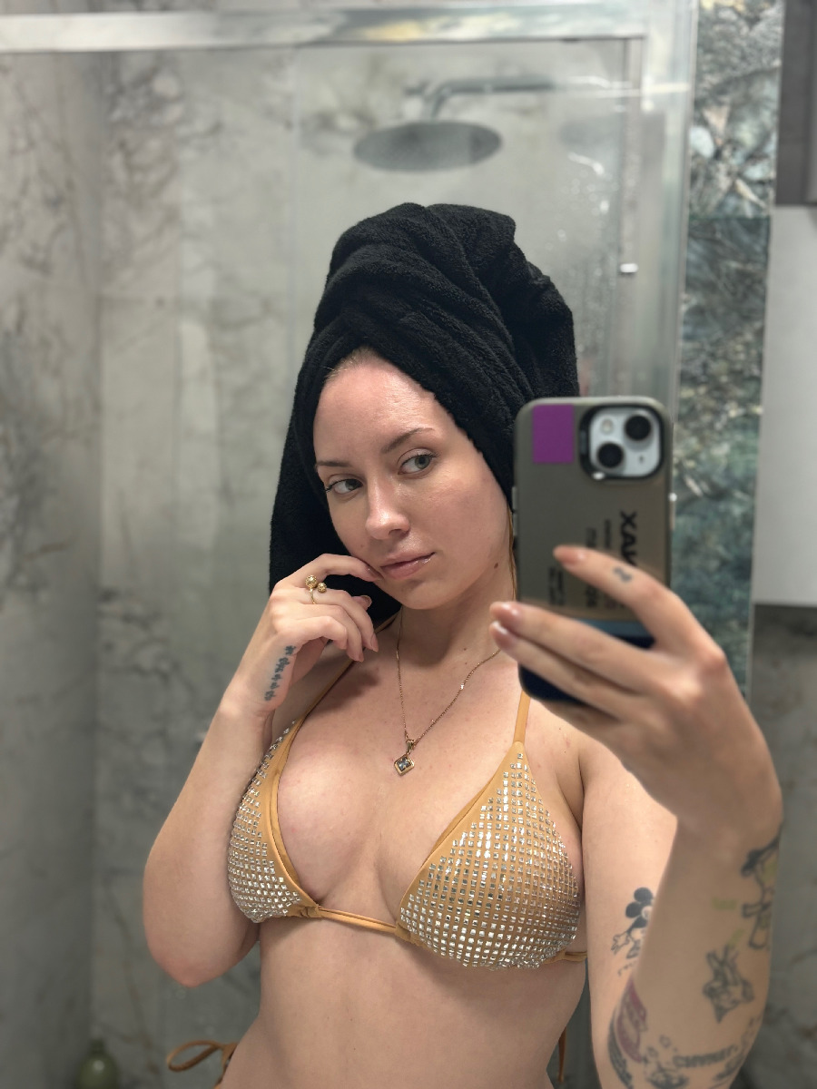 Nude girl KateV in Funabashi