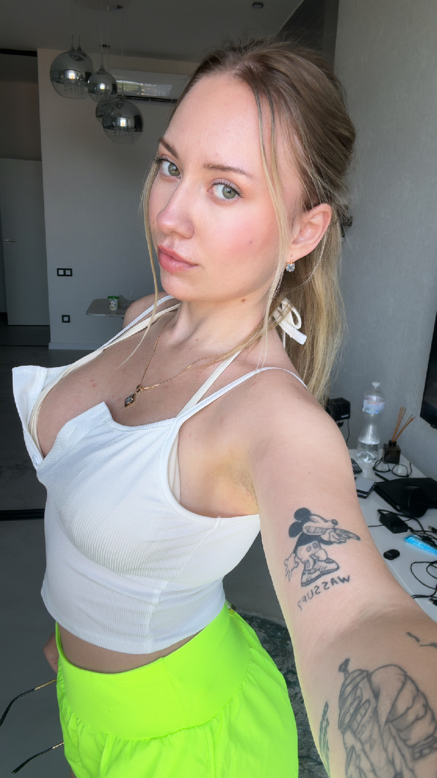 KateV in her underwear in Funabashi