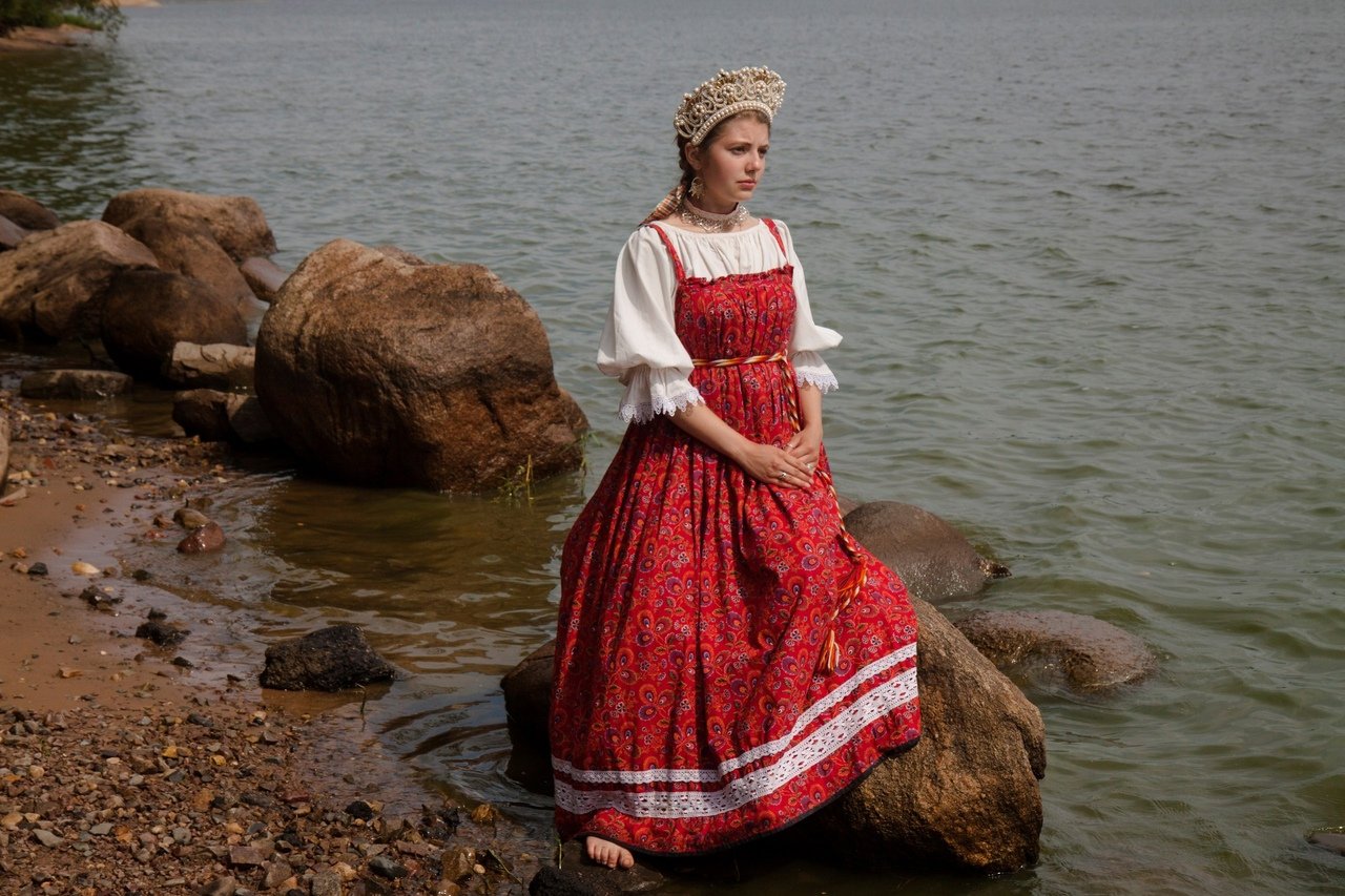 Women in Slavic costumes in Funabashi
