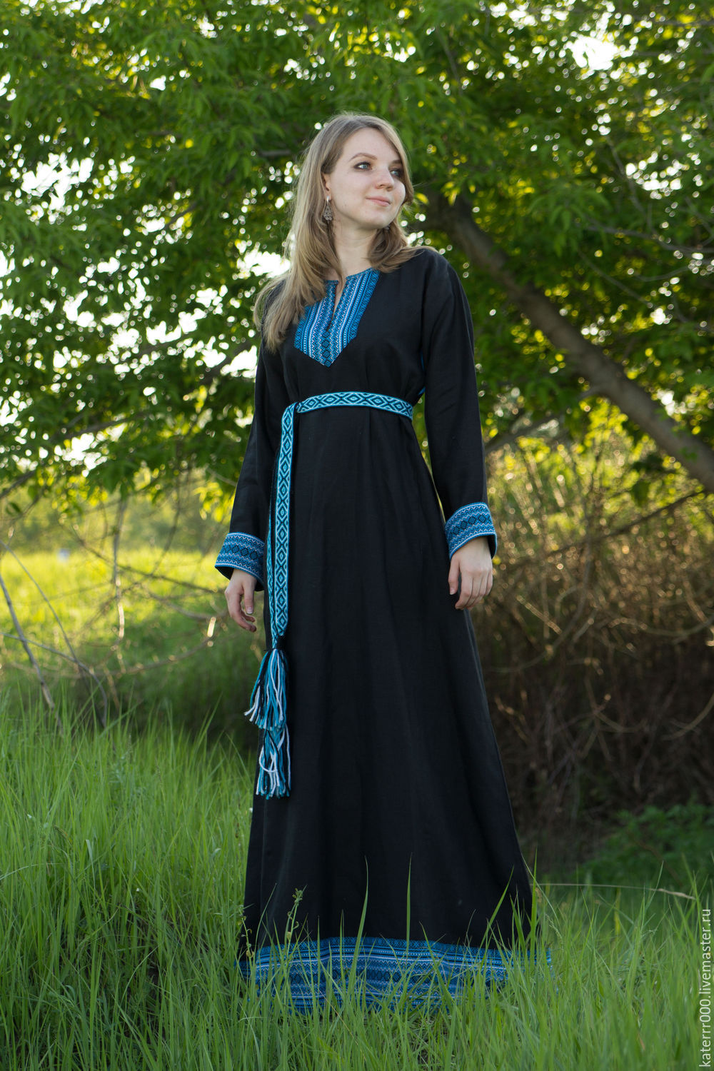 Women in Slavic costumes in Funabashi