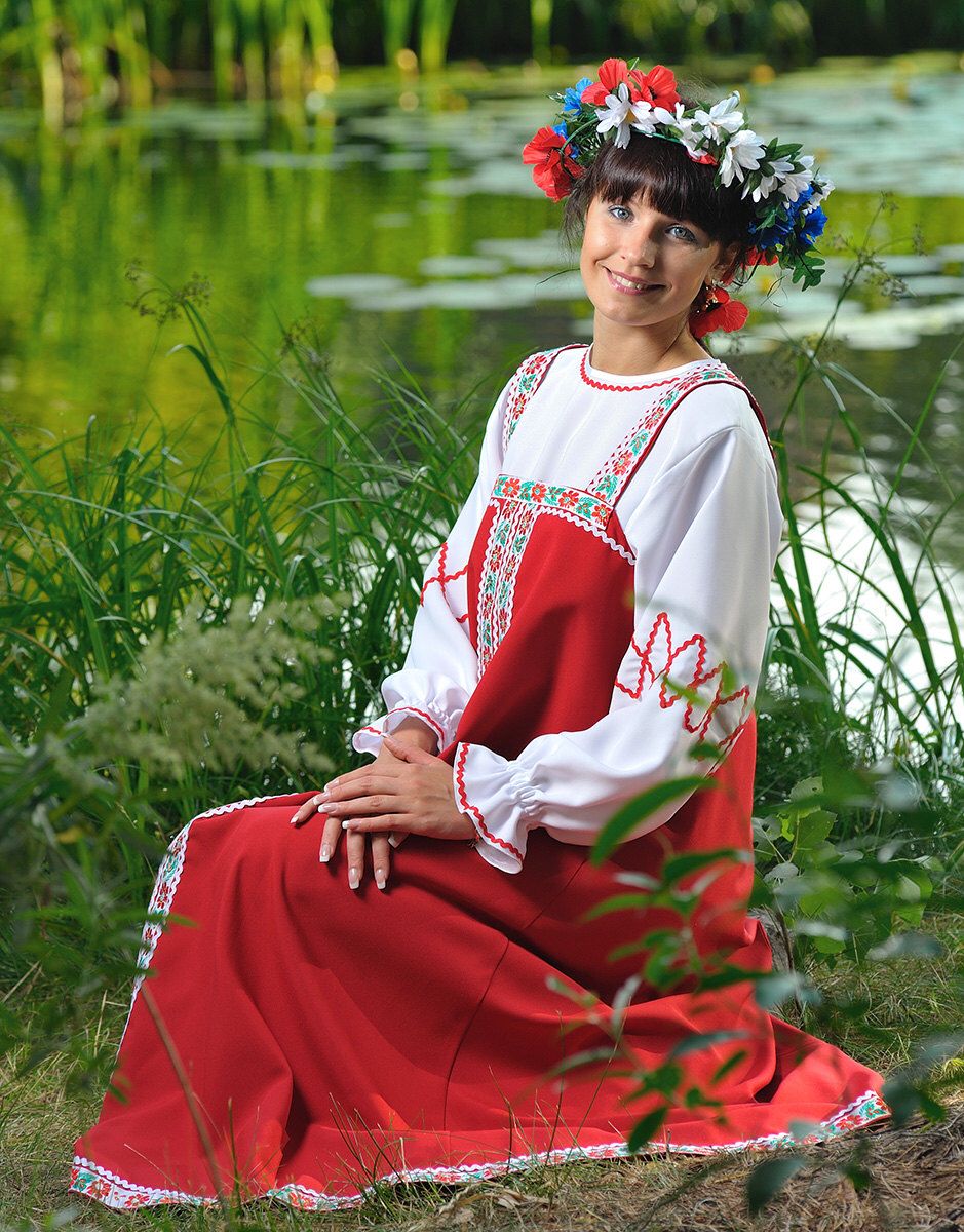 Beautiful girl Girls in Slavic costumes in Funabashi