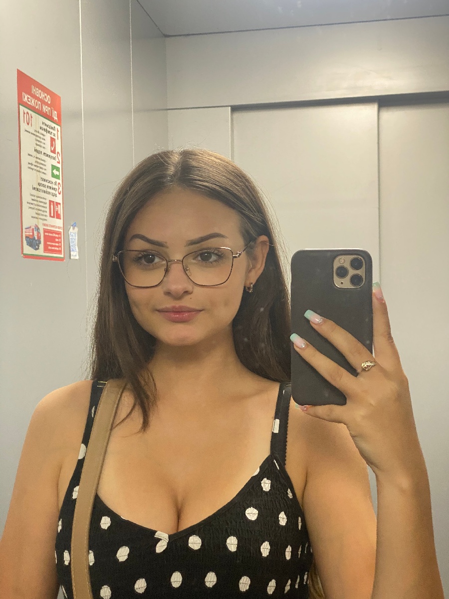 Sexy model Stacy in Funabashi